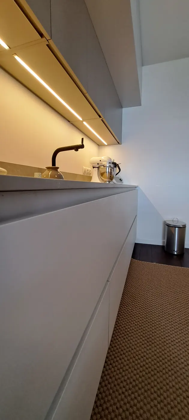 Cuisine blanche et bois, Cuisine sur mesure, réalisation SINOPIA