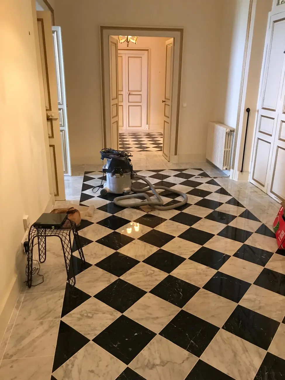 Maison ancienne, sols conservés, Rénovation · peinture · boiseries, réalisation SINOPIA