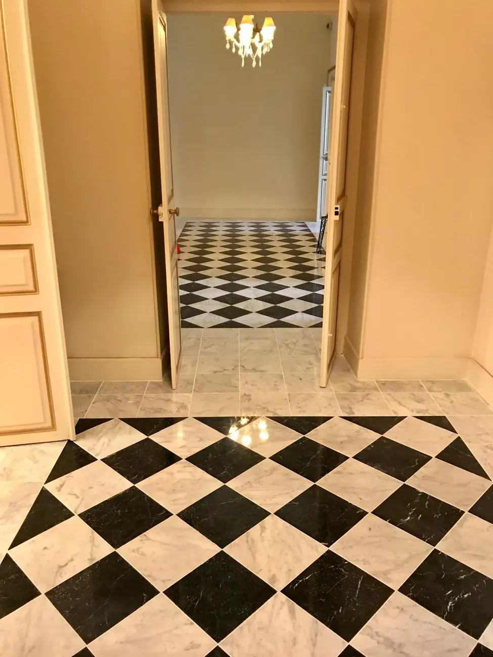 Maison ancienne, sols conservés, Rénovation · peinture · boiseries, réalisation SINOPIA
